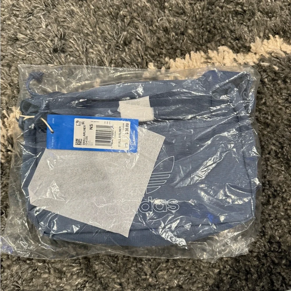 adidas nwt airliner